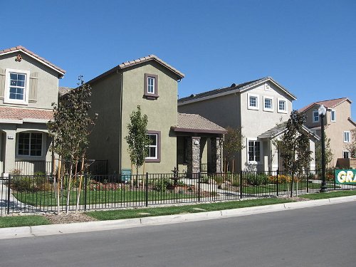 Cechy charakterystyczne projekt&oacute;w piętrowych